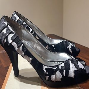 Women pumps